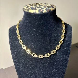 Givenchy Necklace 16 inches.
Never worn.